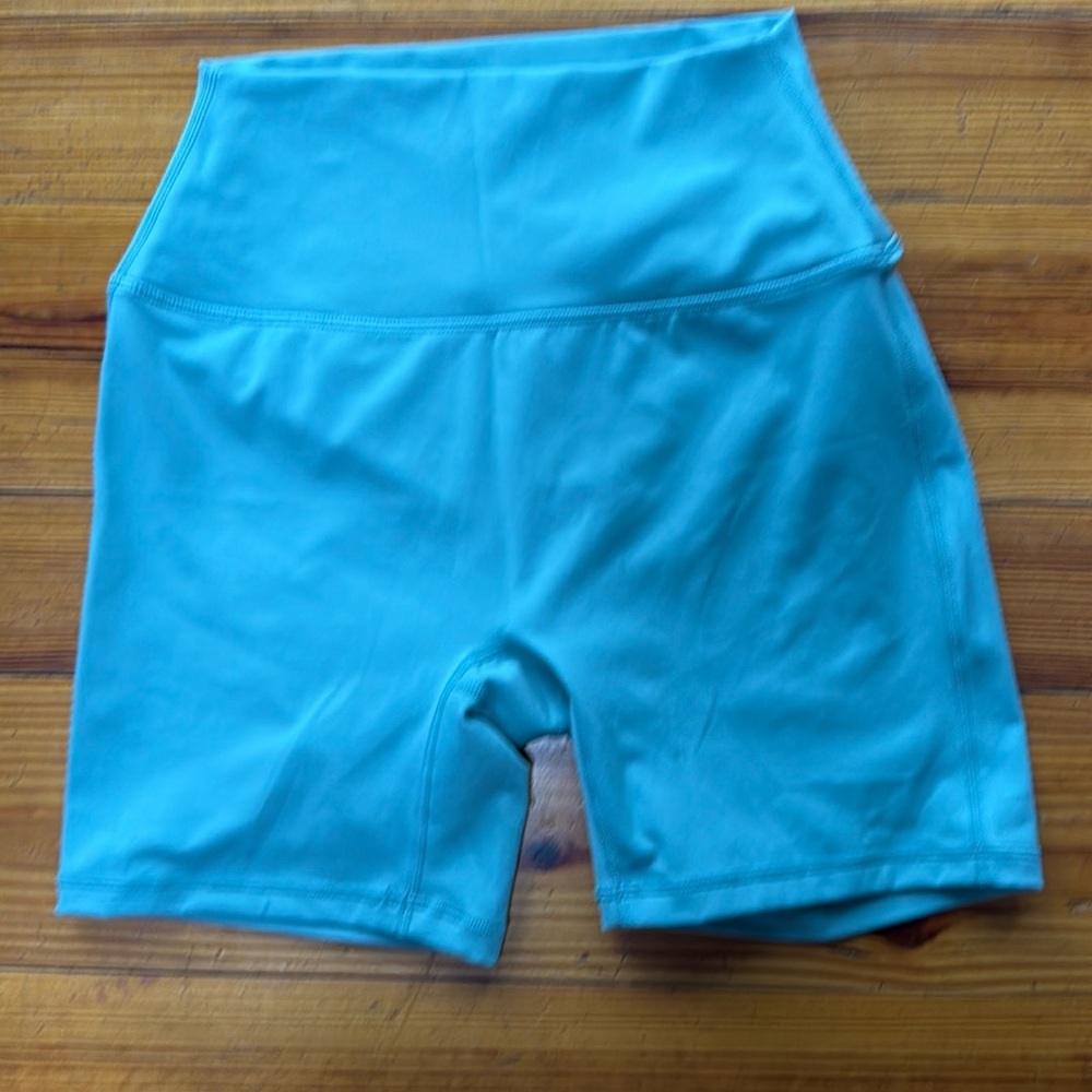 SET ACTIVE Seagram green bike shorts